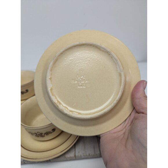 Pfaltzgraff Village Tan Set of 3 Cups and Saucer Plates USA - Picture 5 of 6